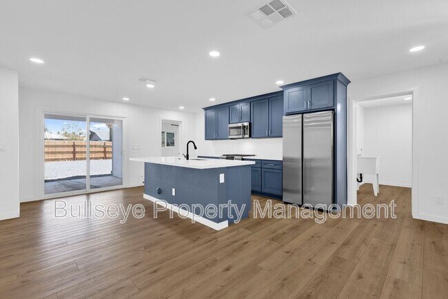 Building Photo - 3138 W Elm St
