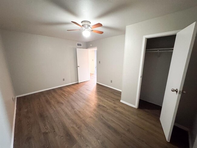 Building Photo - 1050 FM970