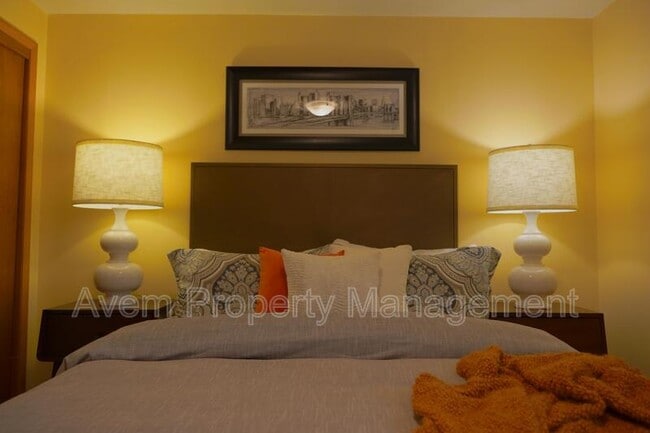 Building Photo - 11770-11780 SW Bowmont Ln