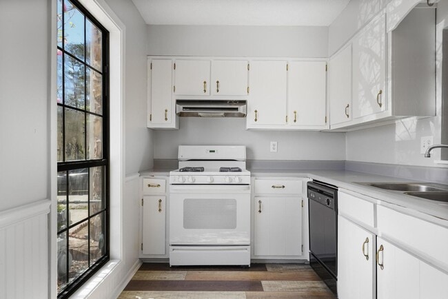 Building Photo - West Georgia Town Home for Rent