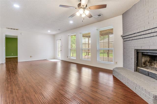 Building Photo - 528 Lester St