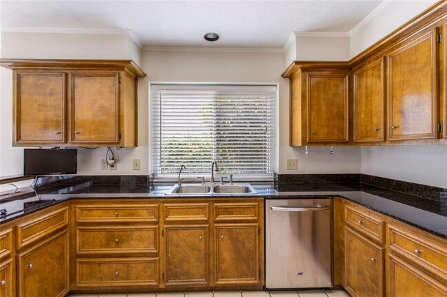 Building Photo - 14718 Stanbridge Dr