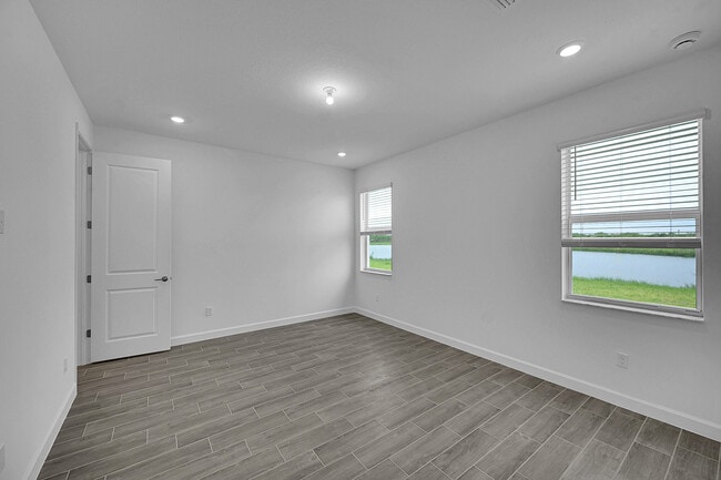Building Photo - 3550 Angler Dr