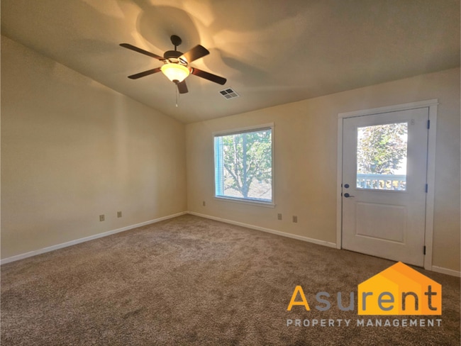 Building Photo - Adorable Jacksonville Duplex Available Soon!