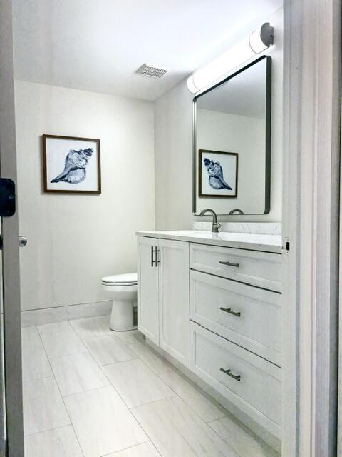 Building Photo - 630 S Sapodilla Ave