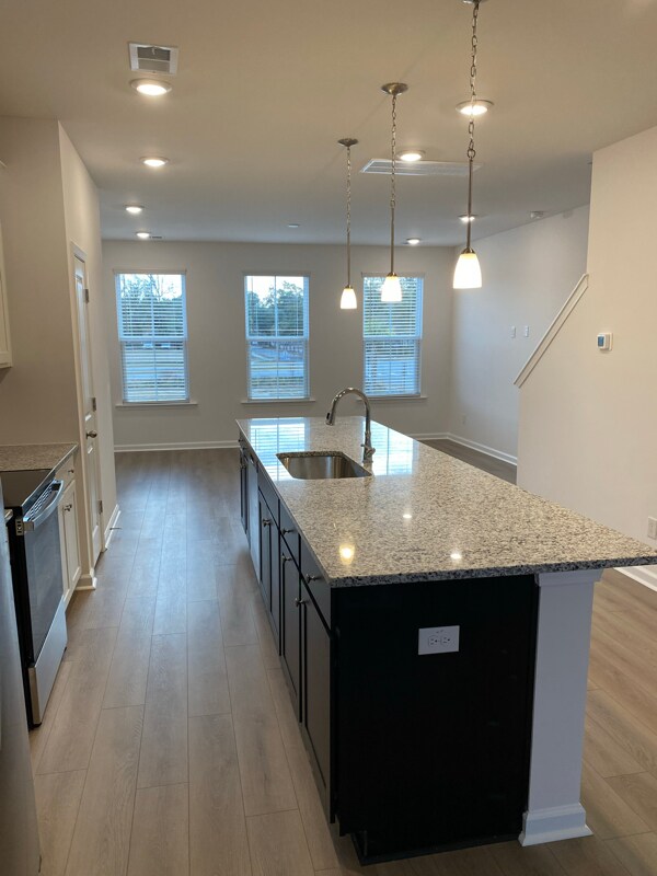 Building Photo - 4633 Forest Hills Dr