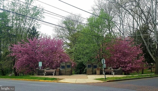 Building Photo - 100 E Glenolden Ave