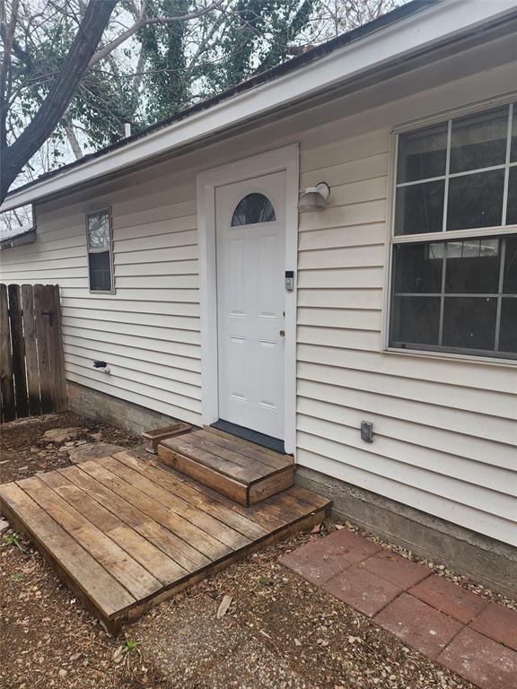 Building Photo - 1712 Valeria St