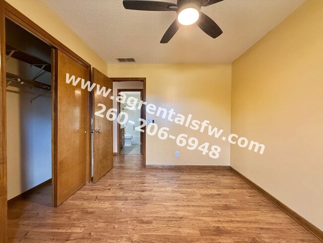 Building Photo - 3 Bedroom House