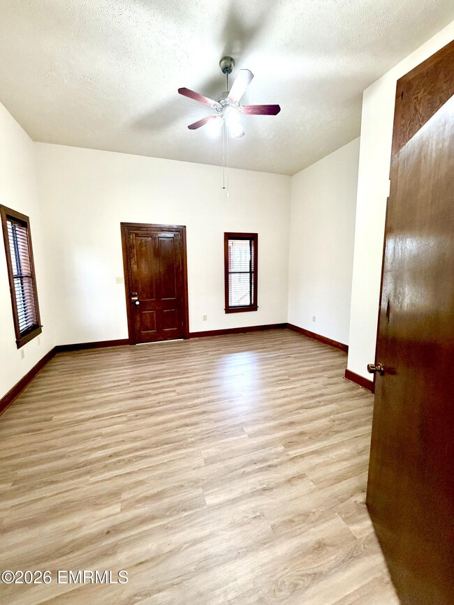 Building Photo - 8223 Center Hill Rd