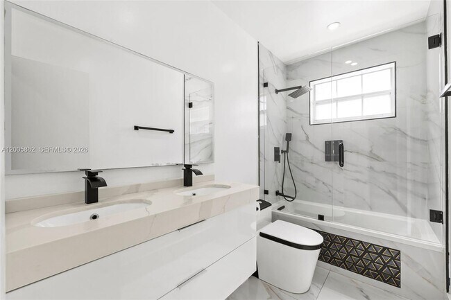 Building Photo - 3460 N 46th Ave