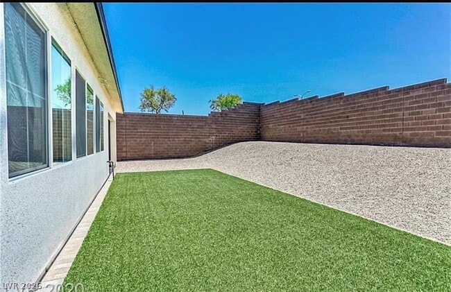 Building Photo - 817 Piermont court