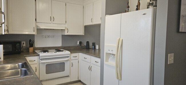 Building Photo - 312 Joe Walding Dr