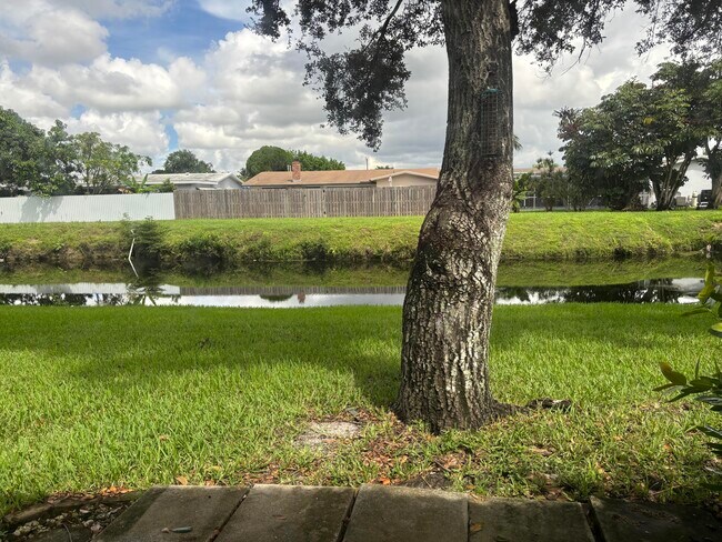 Building Photo - 9121 W Sunrise Blvd