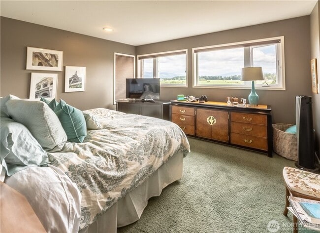 Building Photo - Beautiful Home located in the Heart of Lynden