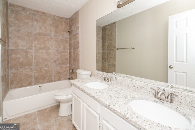 Building Photo - 8418 Waverly Dr