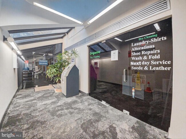 Building Photo - 1530 Key Blvd