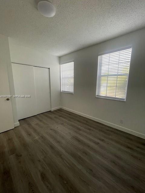 Building Photo - 7872 Sanibel Dr