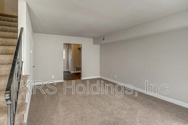 Building Photo - 5244 Goolsby Ct
