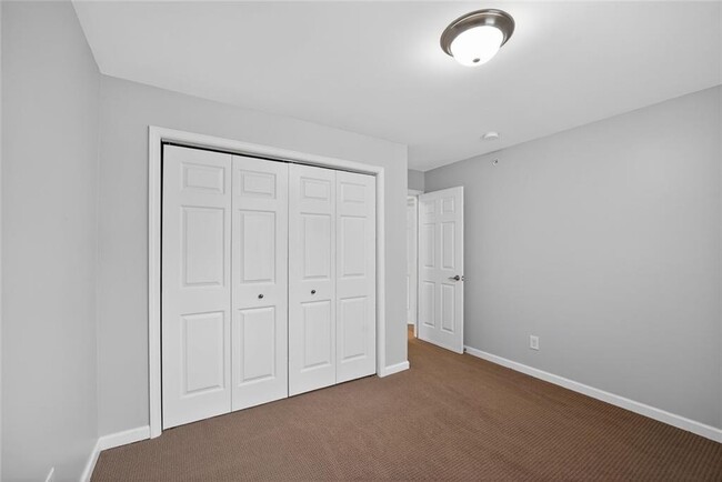 Building Photo - 3921 Riverlook Pkwy SE