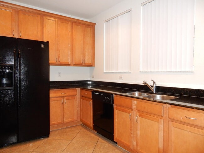 Building Photo - 540 Amador Ln