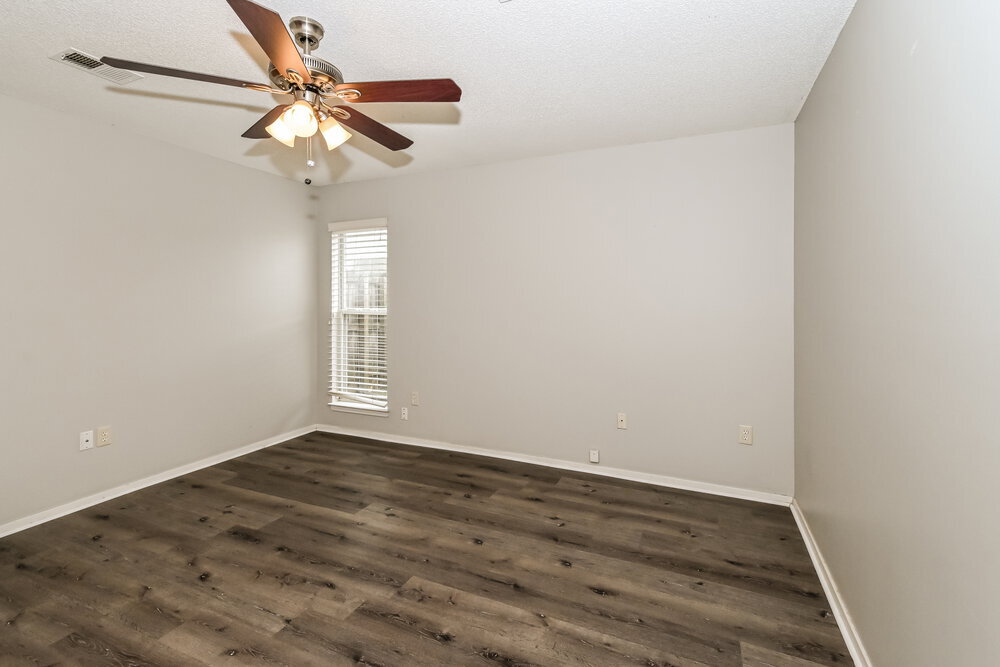 Building Photo - 6314 Oak Run Dr E