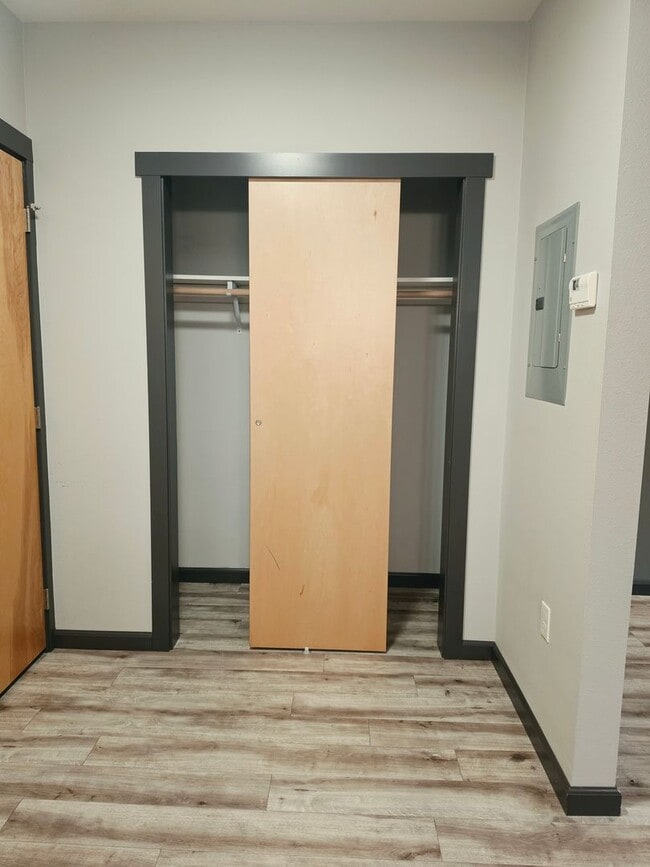 Building Photo - MODERN DOWNTOWN LIVING