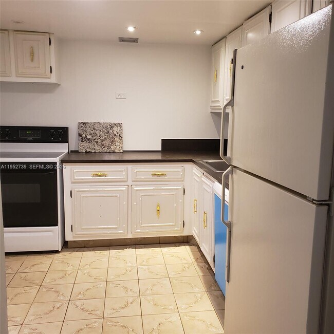 Building Photo - 701 Three Islands Boulevard