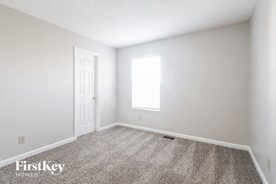 Building Photo - 5871 Marco Ct