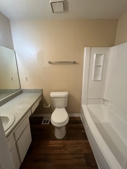 Building Photo - 3709 Church St