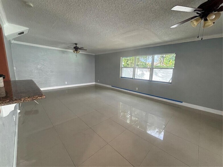 Building Photo - 6881 SW 6th St