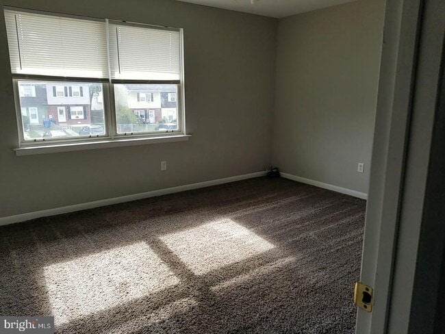Building Photo - 142 Grand Dr