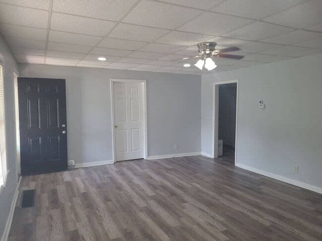 Building Photo - Single Family Home