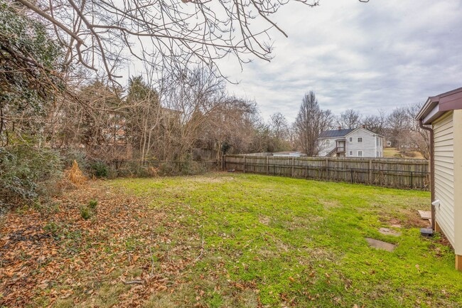 Building Photo - 9202 Douglas St