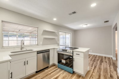 Building Photo - 623 Sherman Rd