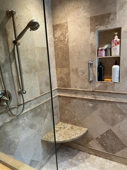 Building Photo - 3666 Lakewood Ct