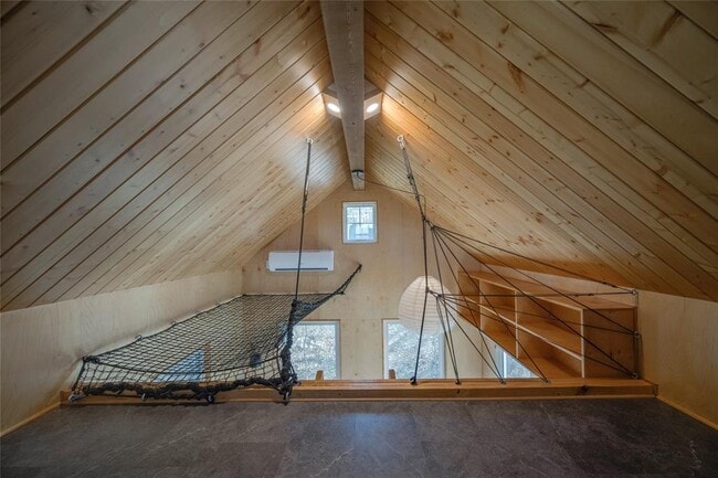 Building Photo - 2404 Barton Skyway