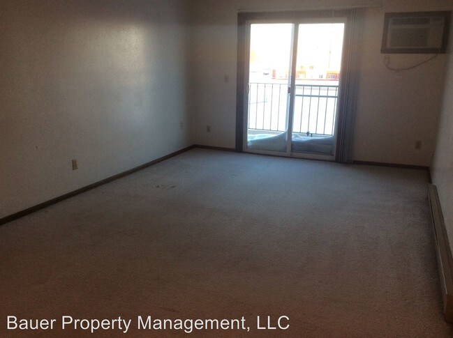 Building Photo - 671 24th St W