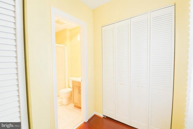 Building Photo - 8207 Stationhouse Ct