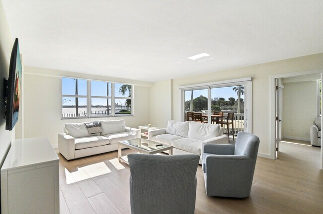 Building Photo - 2600 N Flagler Dr