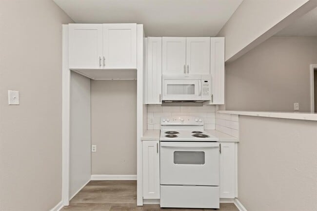 Building Photo - 1113 8th St