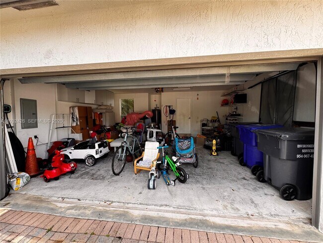 Building Photo - 876 Spinnaker Dr