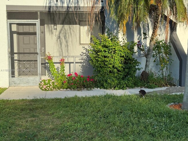 Building Photo - 161 Lakeview Dr