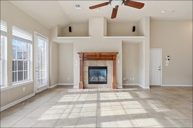 Building Photo - 14775 Holly Leaf Dr