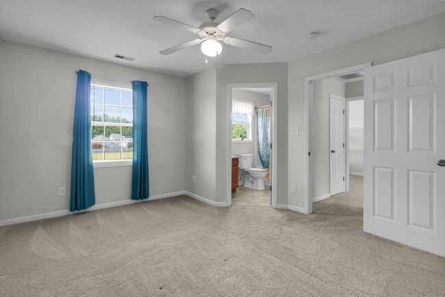 Building Photo - 125 Crooked Run Dr