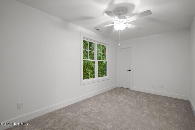 Building Photo - 3206 Belmont Cir