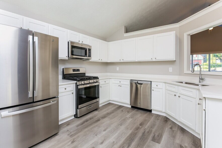 Building Photo - 5965 Tallant Dr