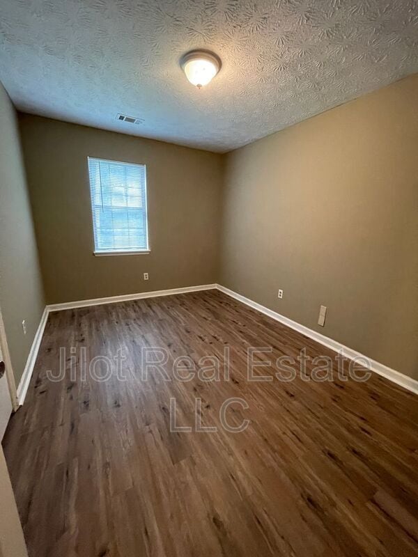 Building Photo - 372 Riverbrook Trail