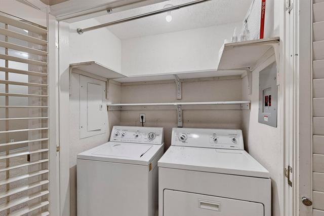 Building Photo - 3105 San Jacinto St