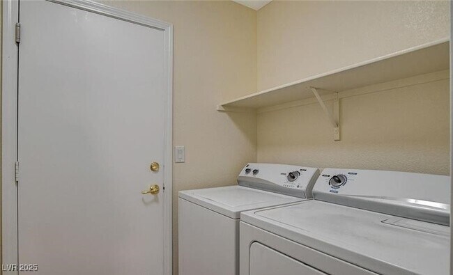 Building Photo - 1428 Dream Bridge Dr